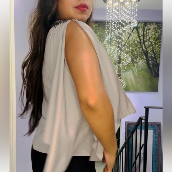 One sleeve beaded top - Picture 12 of 12